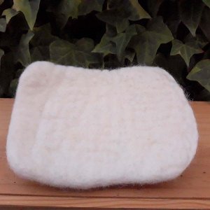Woolly Soap Dish (natural white)